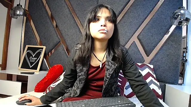 Maggyx online show from 05/27/26, 01:40