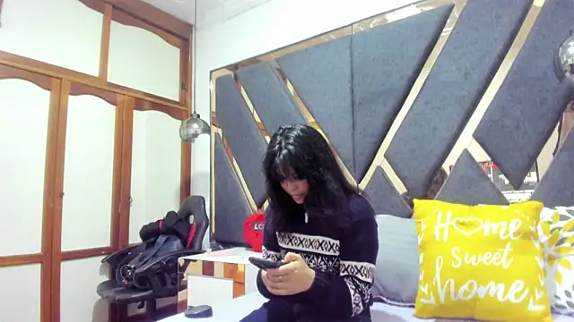 Snapshot of Maggyx chatting on 02/13/26, 01:33 Maggyx online show from 02/13/26, 01:33