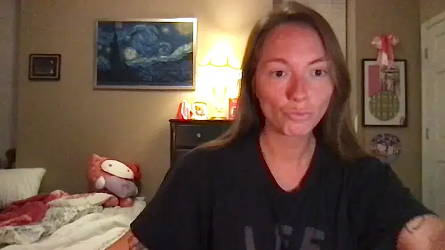 Snapshot of mooviebaby chatting on 02/13/26, 02:33 mooviebaby online show from 02/13/26, 02:33