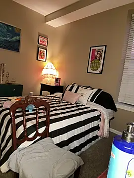 Snapshot of mooviebaby chatting on 03/21/26, 12:23 mooviebaby online show from 03/21/26, 12:23