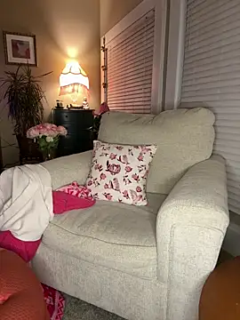 Snapshot of mooviebaby chatting on 02/19/26, 07:16 mooviebaby online show from 02/19/26, 07:16