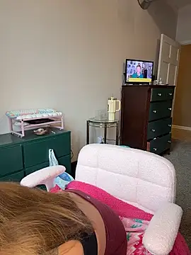 Snapshot of mooviebaby chatting on 03/31/26, 07:16 mooviebaby online show from 03/31/26, 07:16