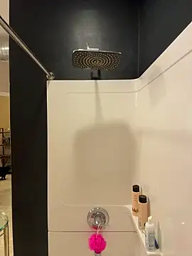 Snapshot of mooviebaby chatting on 04/09/26, 07:14 mooviebaby online show from 04/09/26, 07:14