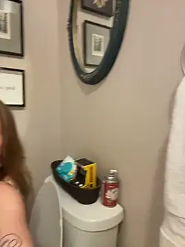 Snapshot of mooviebaby chatting on 04/11/26, 07:45 mooviebaby online show from 04/11/26, 07:45