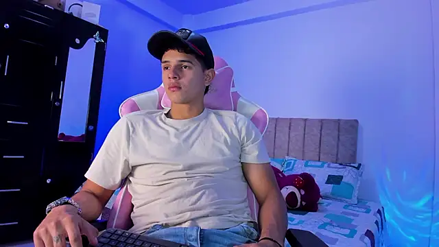 Adrian Prime  online show from 03/12/26, 06:45