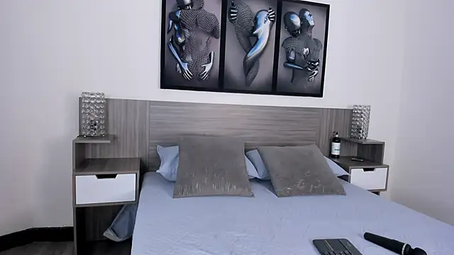 Dulce M  online show from 04/09/26, 07:53