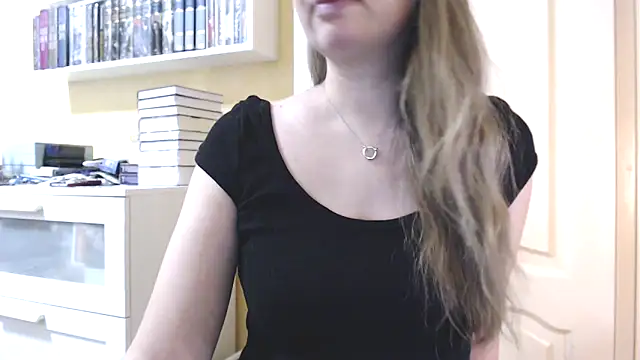 Tasiya online show from 03/17/26, 07:17