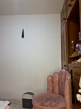  as una77 online show from 04/07/26, 12:01