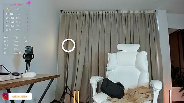 karinnixx online show from 03/10/26, 02:43