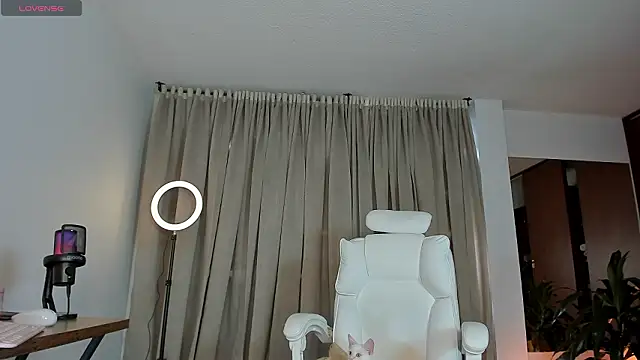 karinnixx online show from 03/03/26, 02:46