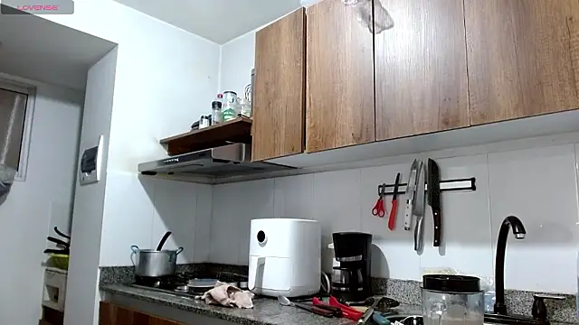 Snapshot of Juliexxxxtasy chatting on 02/23/26, 12:17 Juliexxxxtasy online show from 02/23/26, 12:17