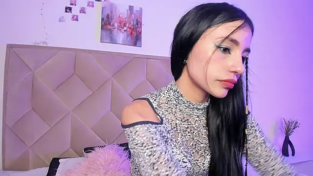 Snapshot of Chloe_Miller_2 chatting on 06/02/26, 12:10 Chloe Miller 2 online show from 06/02/26, 12:10