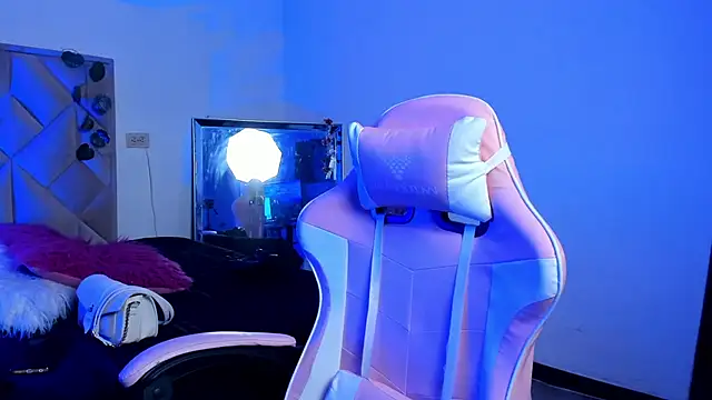 Chloe Miller 2 online show from 03/17/26, 07:17