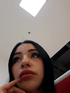 Chloe Miller 2 online show from 04/12/26, 09:29