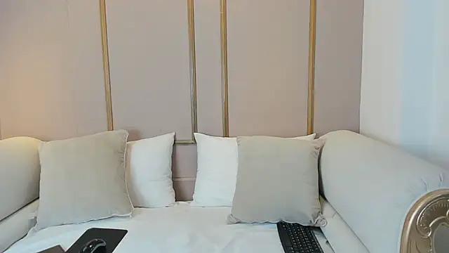 LisaLain online show from 02/28/26, 12:16