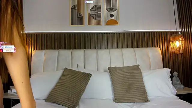 LisaLain online show from 04/09/26, 11:49