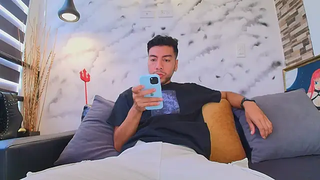 Max Hornye online show from 03/25/26, 12:37