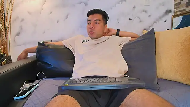 Max Hornye online show from 03/31/26, 06:54