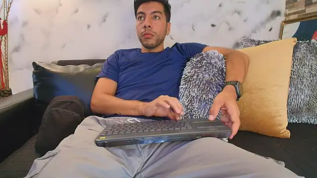 Max Hornye online show from 04/07/26, 06:43