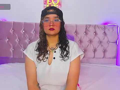 Snapshot of Black_Tara chatting on 02/18/26, 01:47 Black Tara online show from 02/18/26, 01:47