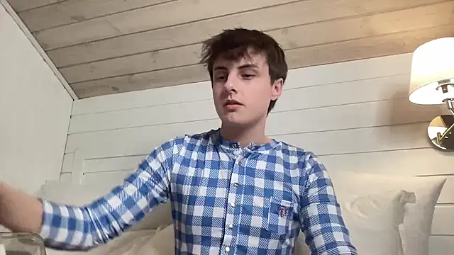 Snapshot of NoahhSkye chatting on 03/03/26, 09:33 NoahhSkye online show from 03/03/26, 09:33