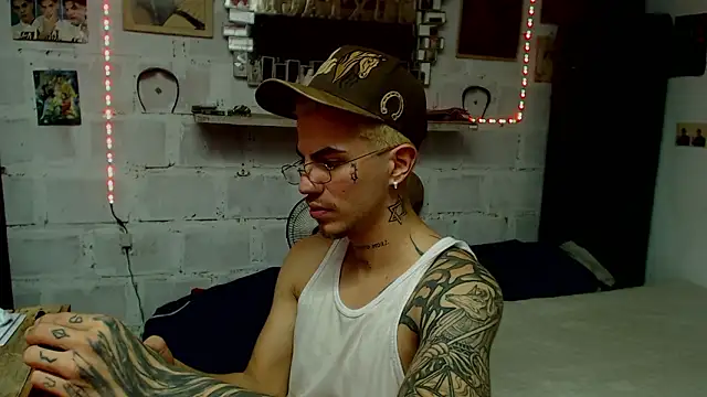 paul-mendezx online show from 02/18/26, 06:04