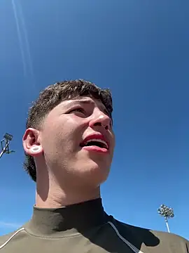 Snapshot of ARON_LUXX chatting on 03/01/26, 02:17 ARON LUXX online show from 03/01/26, 02:17