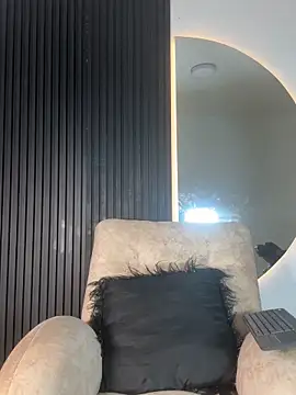 Snapshot of ARON_LUXX chatting on 02/11/26, 03:06 ARON LUXX online show from 02/11/26, 03:06