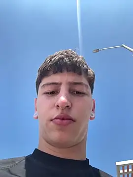 Snapshot of ARON_LUXX chatting on 02/28/26, 02:50 ARON LUXX online show from 02/28/26, 02:50