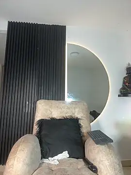 Snapshot of ARON_LUXX chatting on 02/10/26, 03:05 ARON LUXX online show from 02/10/26, 03:05