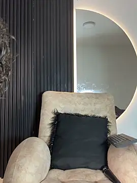 Snapshot of ARON_LUXX chatting on 02/12/26, 03:06 ARON LUXX online show from 02/12/26, 03:06