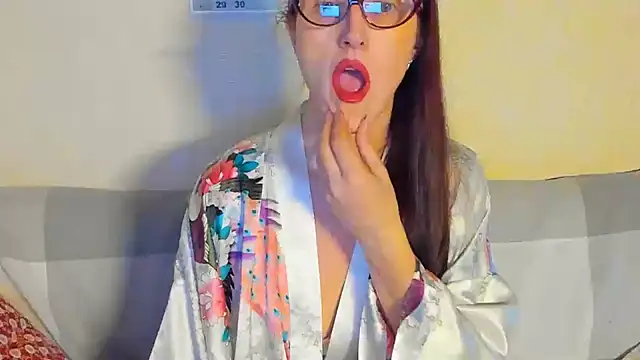 Snapshot of beddable_woman chatting on 05/08/26, 08:23 beddable woman online show from 05/08/26, 08:23