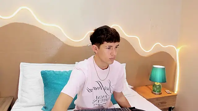 Christian Foxx online show from 03/24/26, 01:44