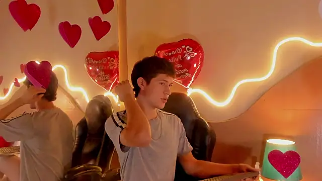 Snapshot of Christian_Foxx chatting on 02/14/26, 01:44 Christian Foxx online show from 02/14/26, 01:44