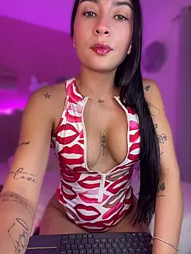 Snapshot of SofiaSiren chatting on 05/16/26, 01:48 SofiaSiren online show from 05/16/26, 01:48
