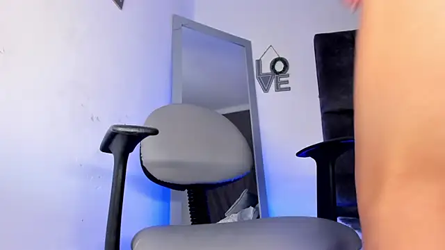 isabellalovestory online show from 03/12/26, 10:47