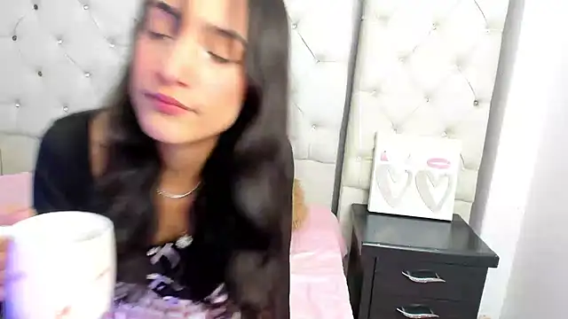 Sara Russell online show from 04/10/26, 08:21