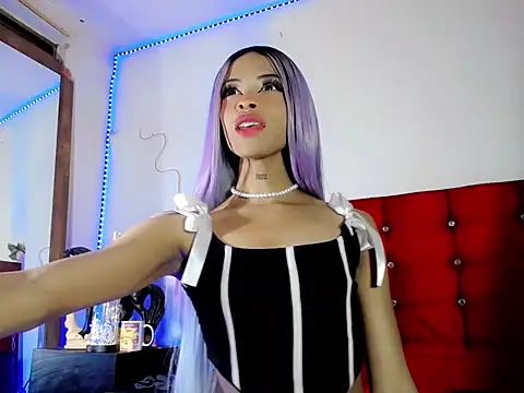 DahliaGill online show from 03/11/26, 12:04