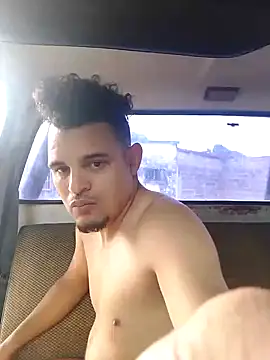 Snapshot of polla_large_active chatting on 04/14/26, 07:52 polla large active online show from 04/14/26, 07:52