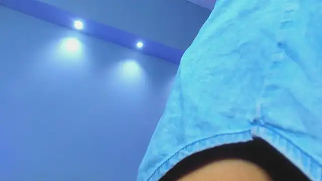 Wildkiitty online show from 04/11/26, 05:48