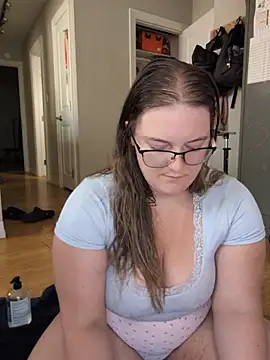 Snapshot of lillythotz chatting on 06/02/26, 07:47 lillythotz online show from 06/02/26, 07:47