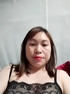 Snapshot of cong1122 chatting on 02/04/26, 07:42 cong1122 online show from 02/04/26, 07:42