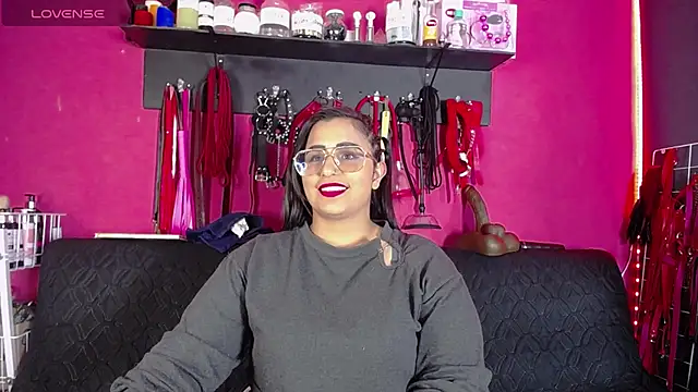 Snapshot of shannon_queen- chatting on 05/31/26, 03:34 shannon queen- online show from 05/31/26, 03:34
