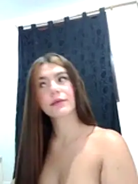 Snapshot of EmiNavarro chatting on 07/15/26, 01:34 EmiNavarro online show from 07/15/26, 01:34
