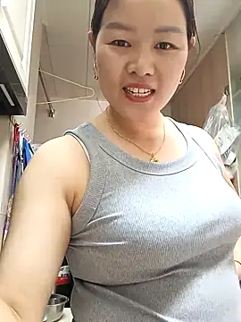 Snapshot of Jennie_dogy chatting on 04/06/26, 02:40 Jennie dogy online show from 04/06/26, 02:40