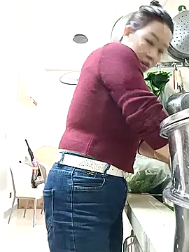 Snapshot of Jennie_dogy chatting on 03/26/26, 02:43 Jennie dogy online show from 03/26/26, 02:43