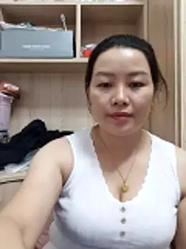Snapshot of Jennie_dogy chatting on 06/10/26, 02:13 Jennie dogy online show from 06/10/26, 02:13