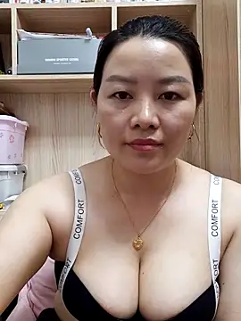 Snapshot of Jennie_dogy chatting on 06/17/26, 03:06 Jennie dogy online show from 06/17/26, 03:06