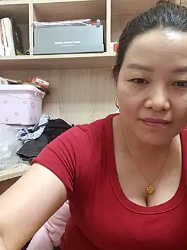 Snapshot of Jennie_dogy chatting on 06/03/26, 01:56 Jennie dogy online show from 06/03/26, 01:56