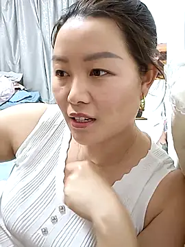 Snapshot of Jennie_dogy chatting on 03/27/26, 01:12 Jennie dogy online show from 03/27/26, 01:12